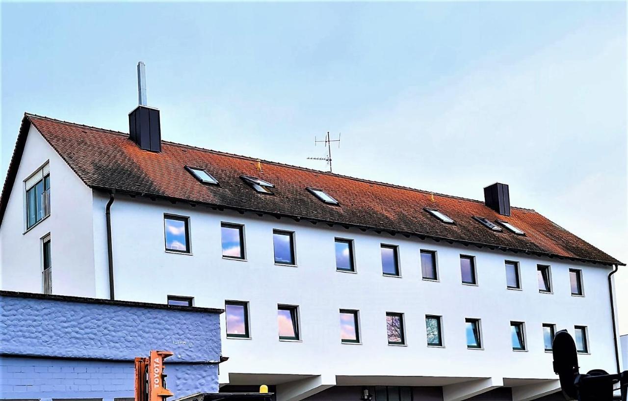 Bei Playmobilland- Grosszugige Wohnung Mit Terasse 1 Zirndorf Exterior photo